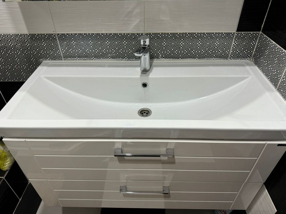 Продам душевую кабину в хорошем состоянии всё что на фото можно по отд