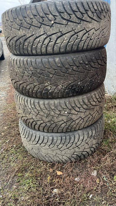 Продам Зимнюю резину на 18