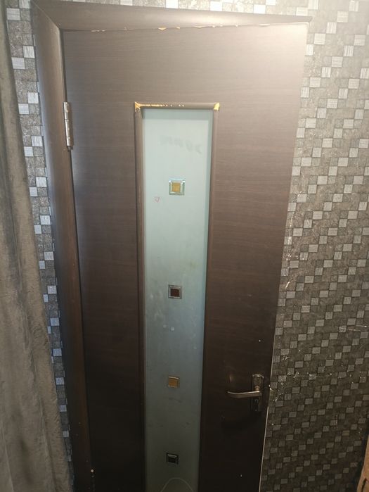 Отдам двери с косяками и обналичкой