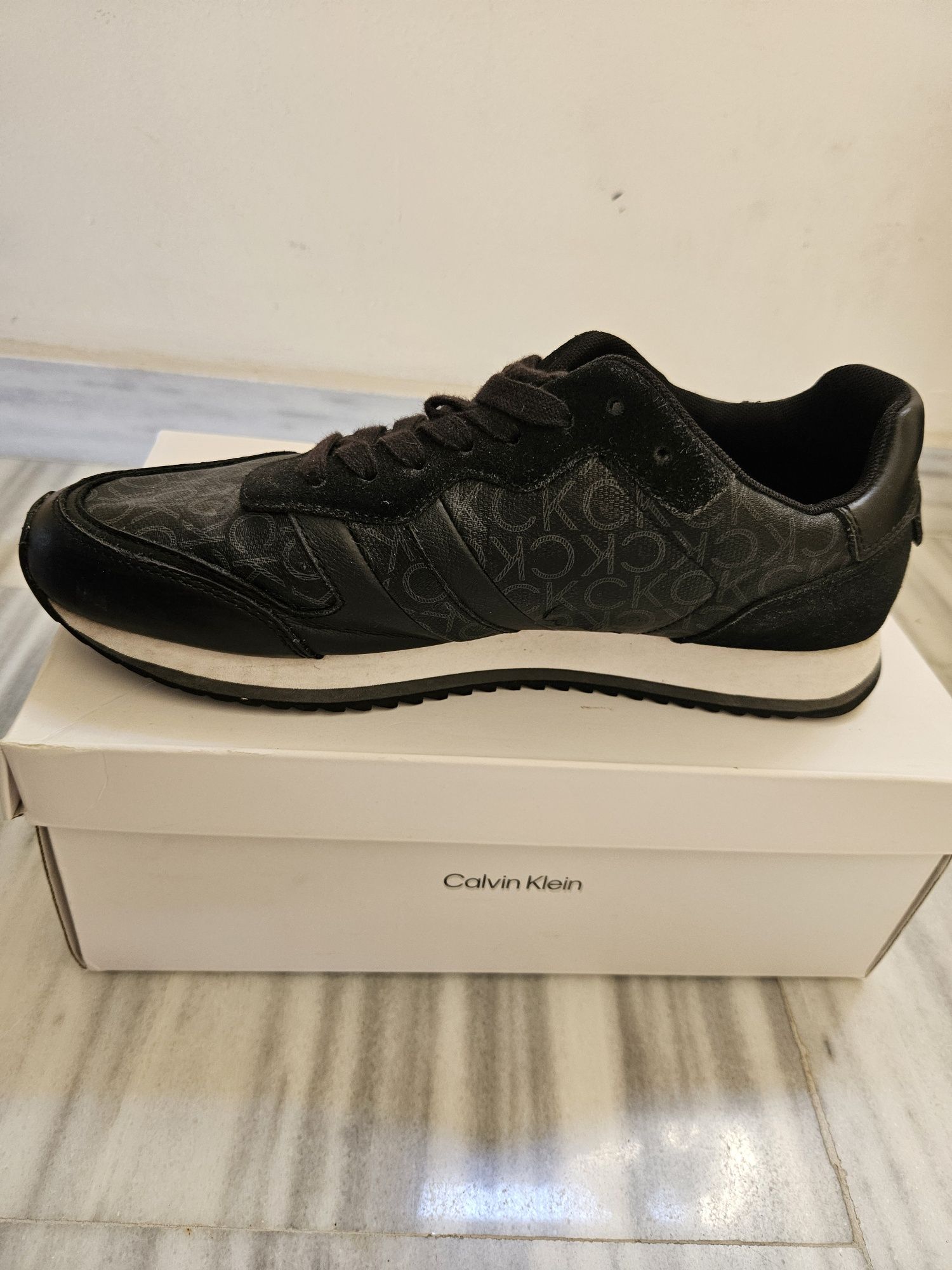 Спортни мъжки обувки Calvin Klein-43 номер, 40 лв.