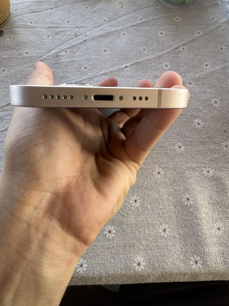 Apple iphone 13.