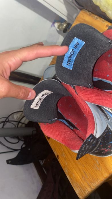 Vand Jordan 4 albastru si mari