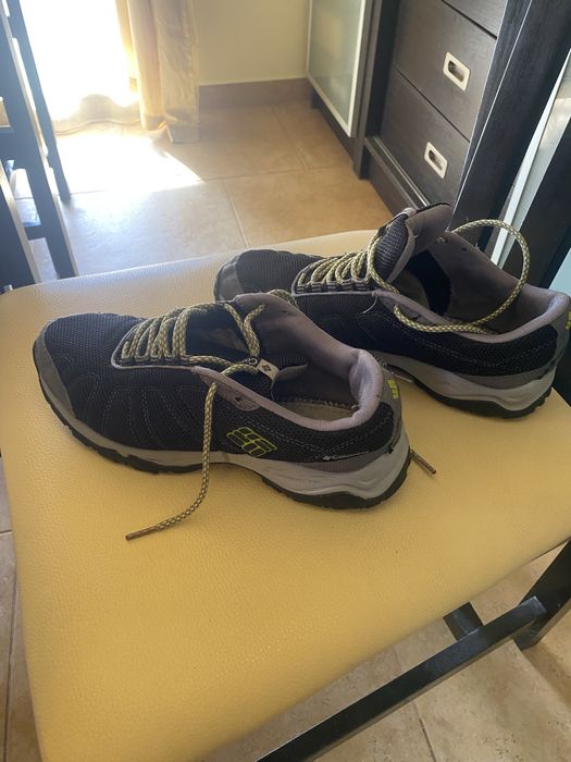 Vind adidasi columbia marimea 42