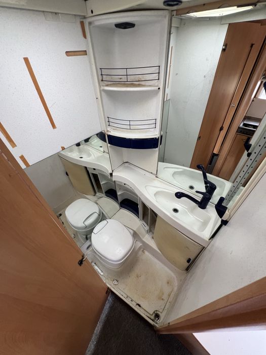 HYMER Swing pt 4/5 persoane an 2005 cu doua zone