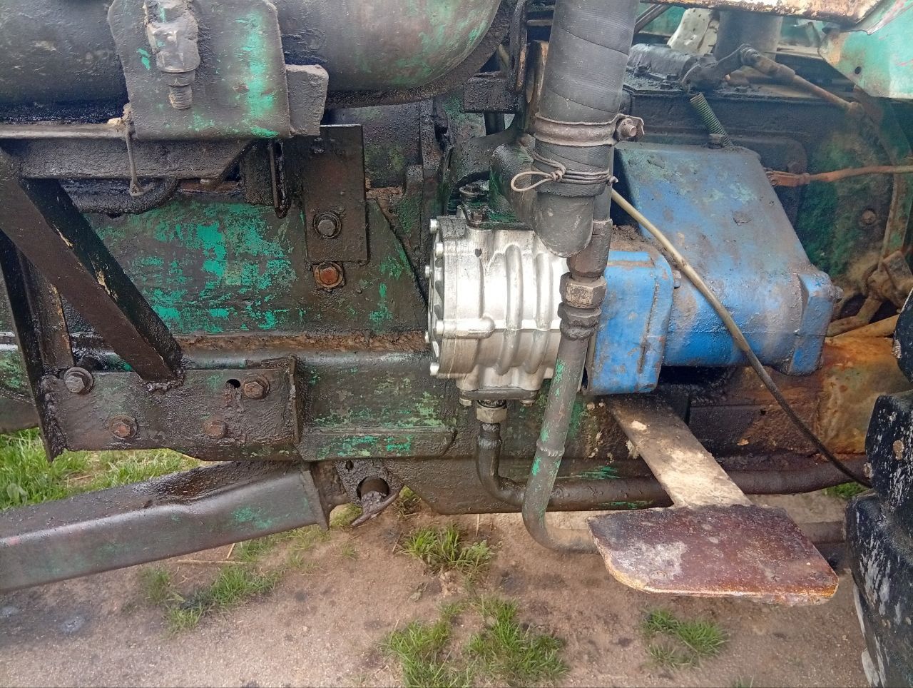 TRAKTOR LTZ. Akkumulyator yangi 100 talik.