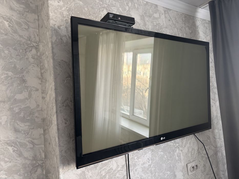 продам телевизор lg с большим диаганалем