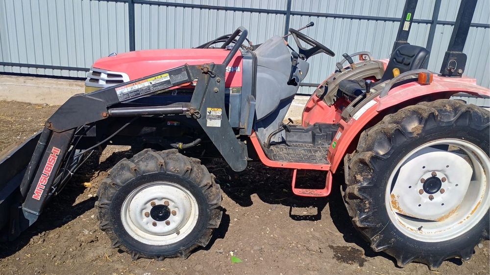 Mitsubishi 30 cp cu incarcator frontal original