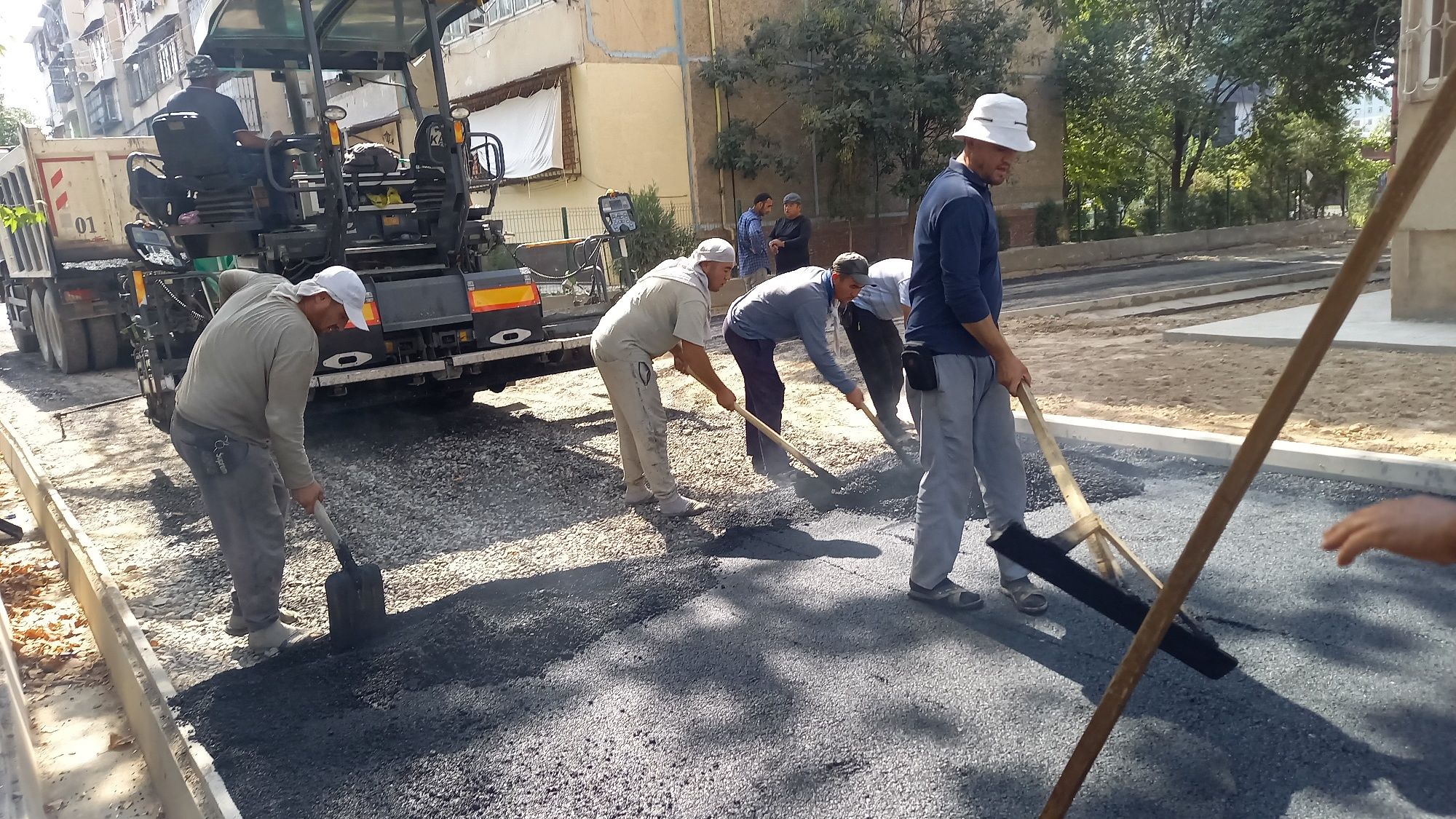 АРЗОН нархларда СИФАТЛИ килиб асфальт ёткизамиз.