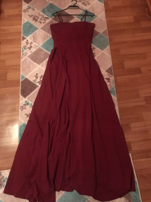 Официална рокля с цепка