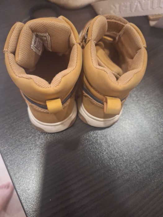 Зимни обувки номер 25