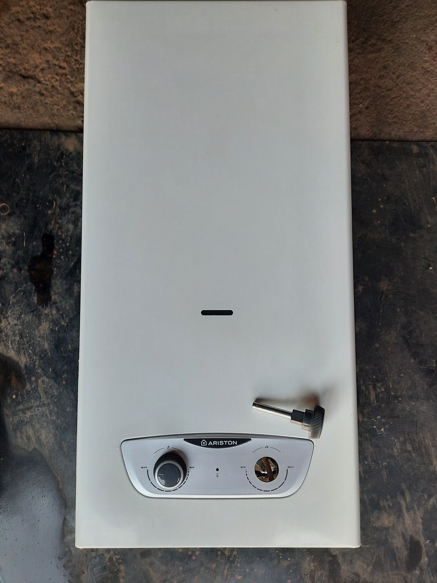 Boiler instant pe gaz Ariston