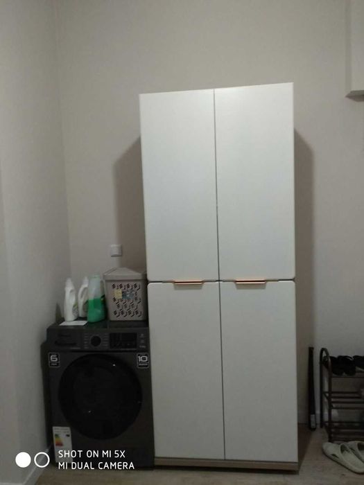 Продам комплект спальной мебели: кровать, шкафы, тумбы и тд.