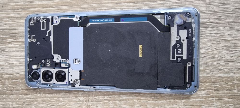 Samsung Galaxy S 20 doar piesele se vând