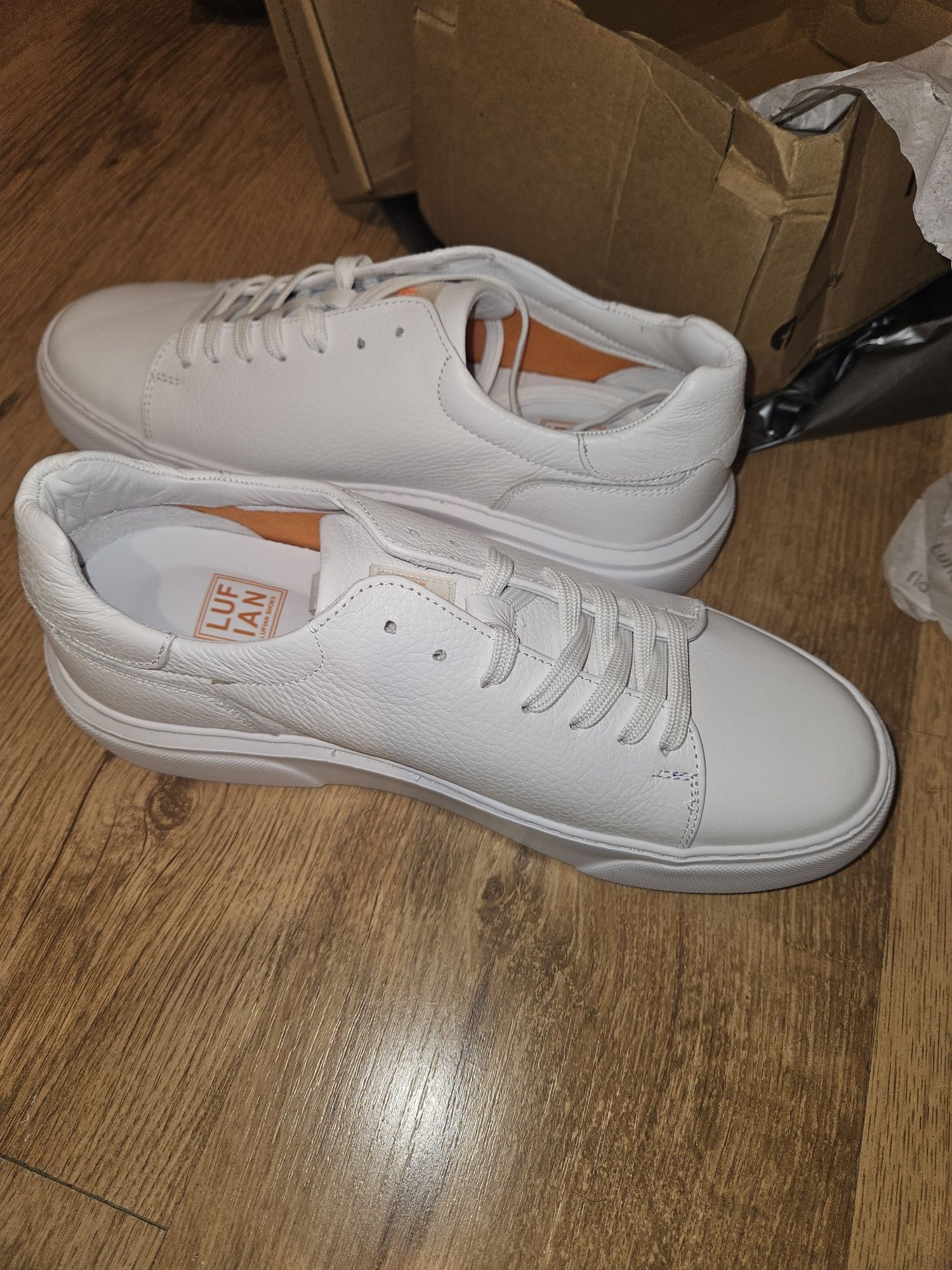 Vand adidasi sneakers Lufian 42