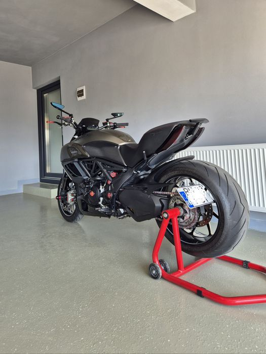 Ducati Diavel Carbon Pregătit de Sezon