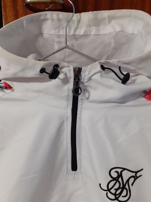 Ветровка много красива