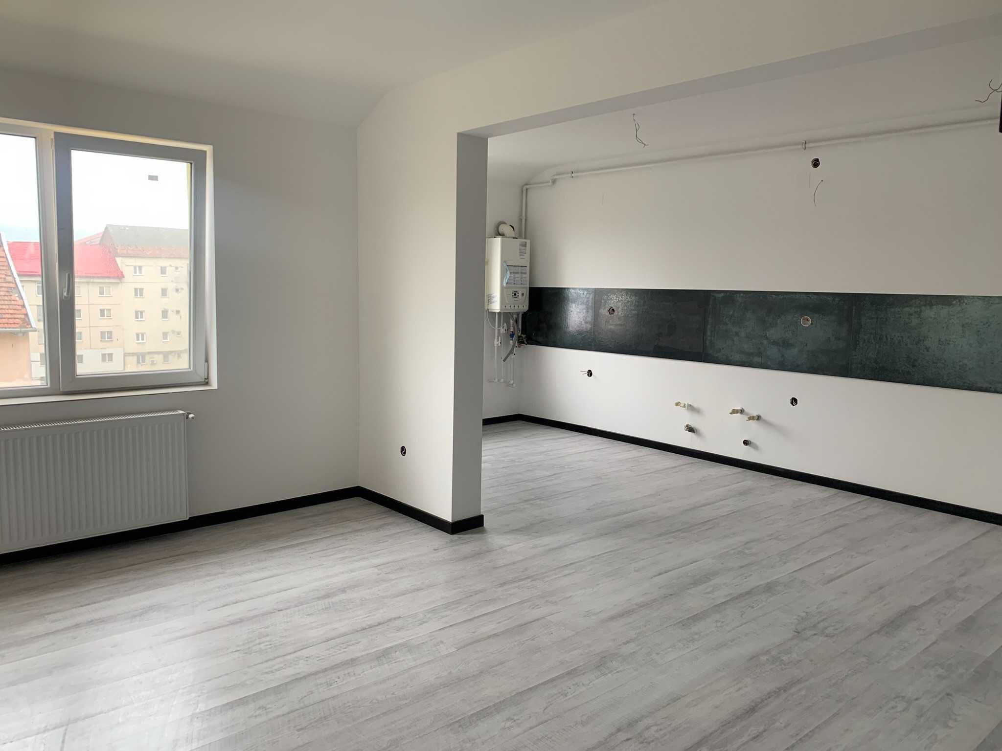 Apartament 3 camere decomandat ultrafinisat 73 mp