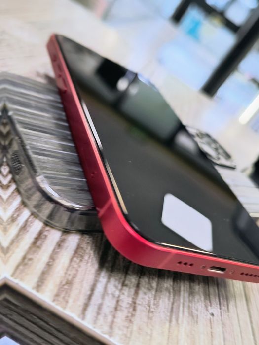iPhone 13 / 128GB RED