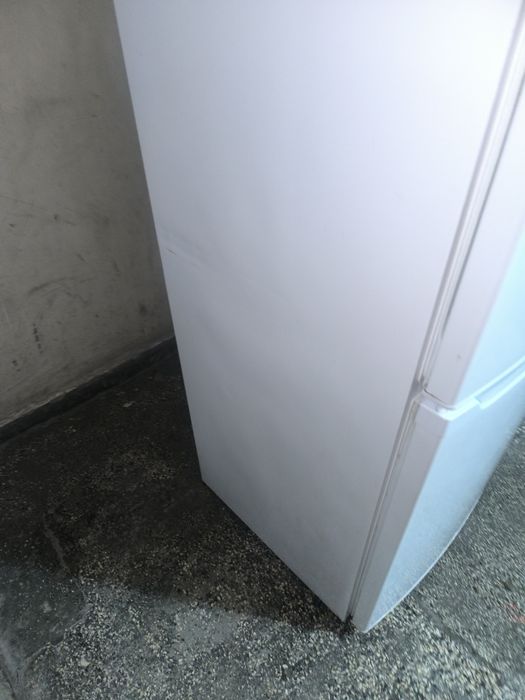 Хладилник с долен фризер Whirlpool