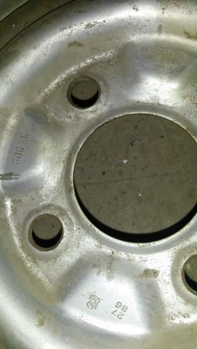 Автомобилни гуми с джанти