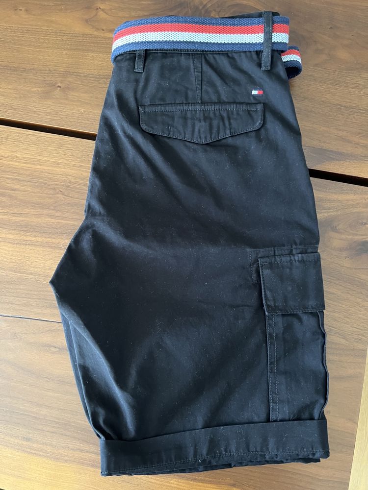 Pantaloni scurti Tommy Hilfiger, negri, masura 33, pentru barbati