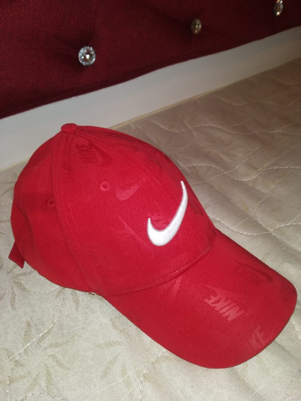 Продам кепку оригинал Nike.