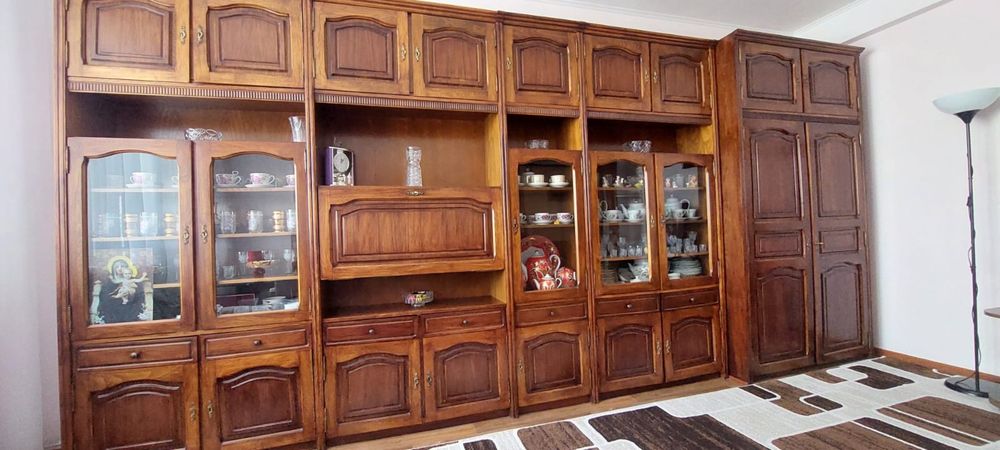 Продается стенка дерево