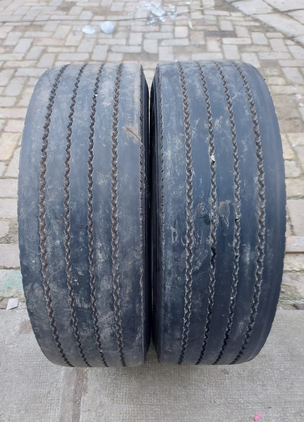 Set 2buc 245/70 R19.5 141/140K Uniroyal TH40 M+S