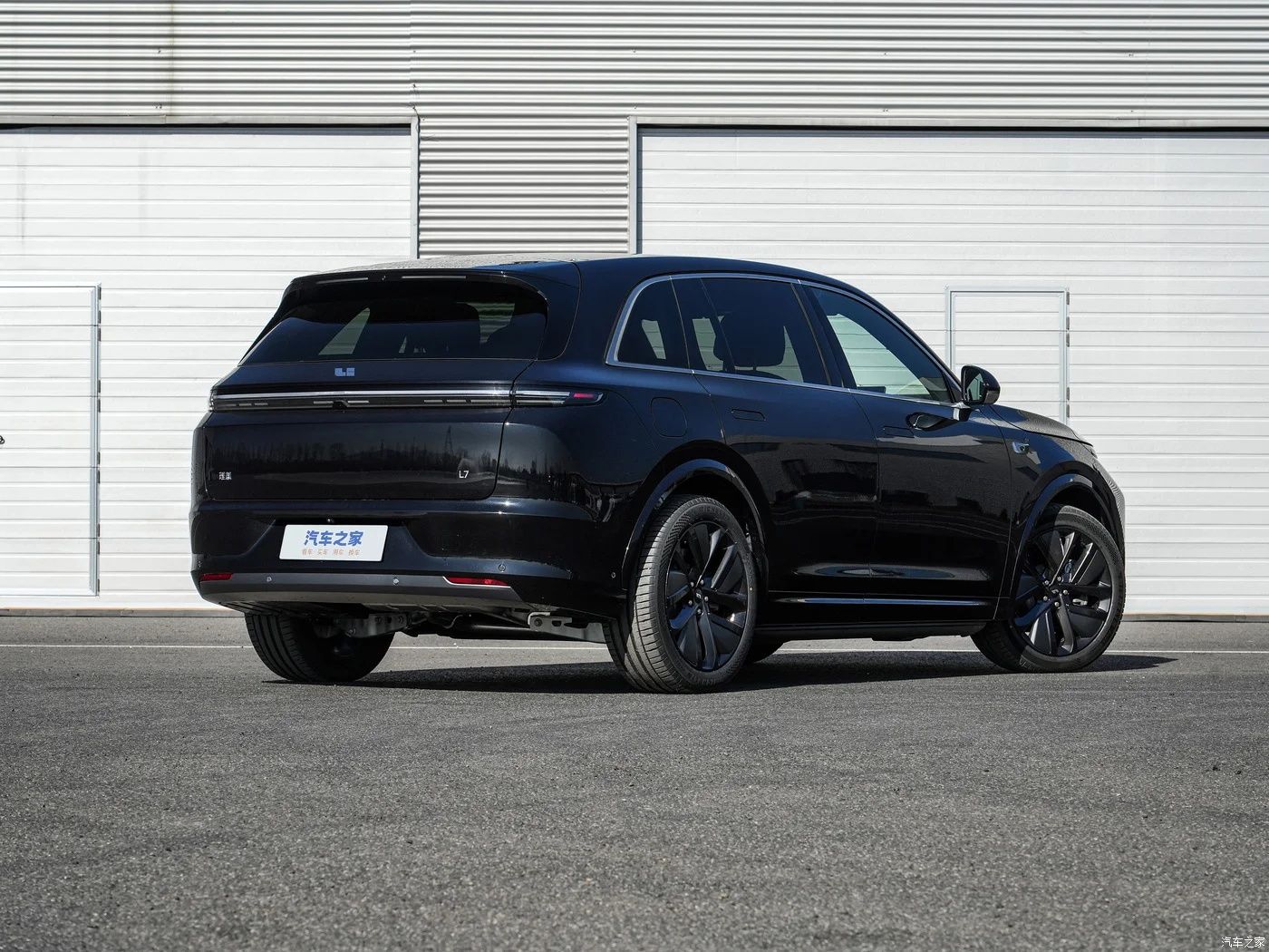 LI L9 Ultra black