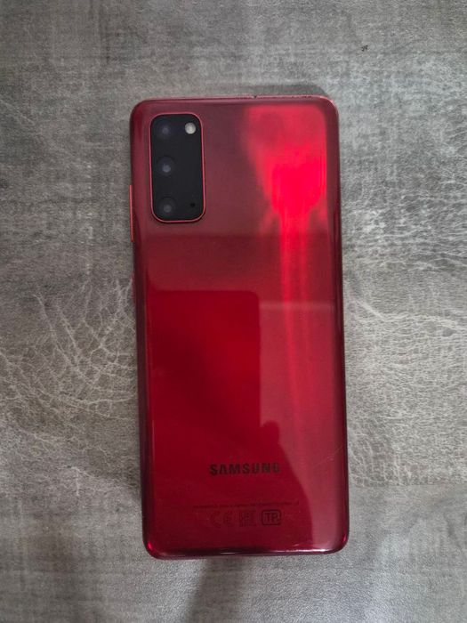 Смартфон Samsung S20, красный