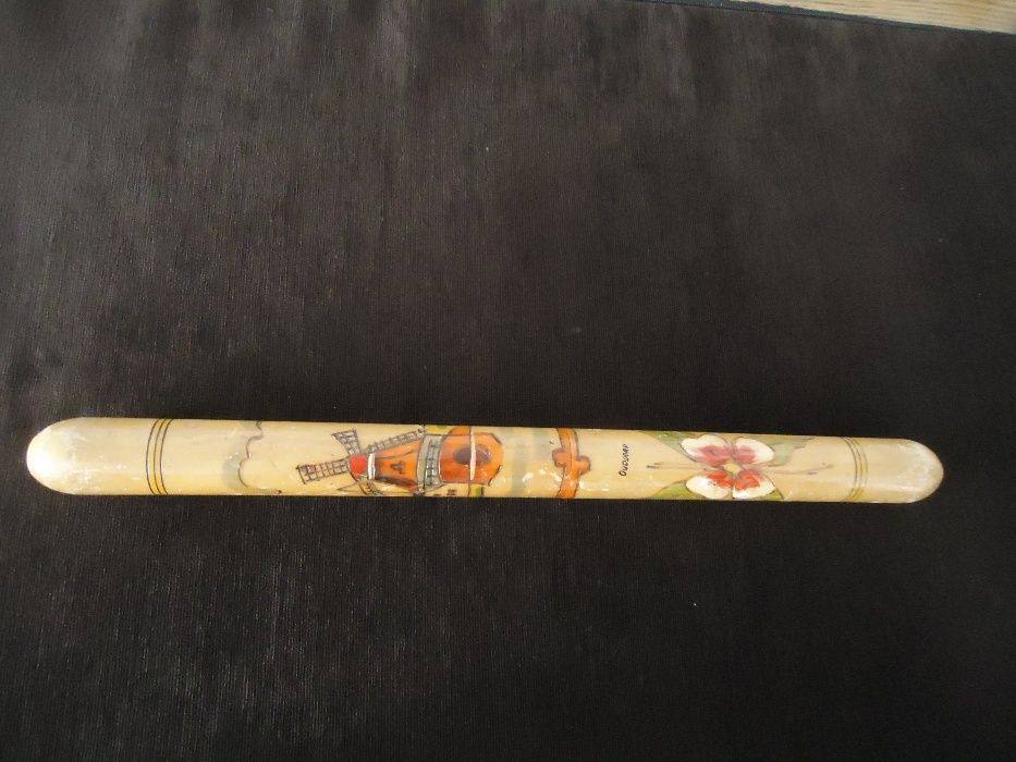 Стар Дървен калъф рисуван с пирограф за игли за плетене(куки)