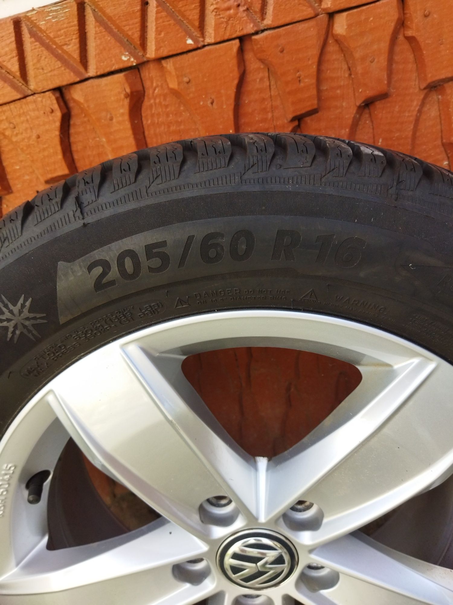 Vând 4 anvelope Michelin Alpin 5, 205/60/R16