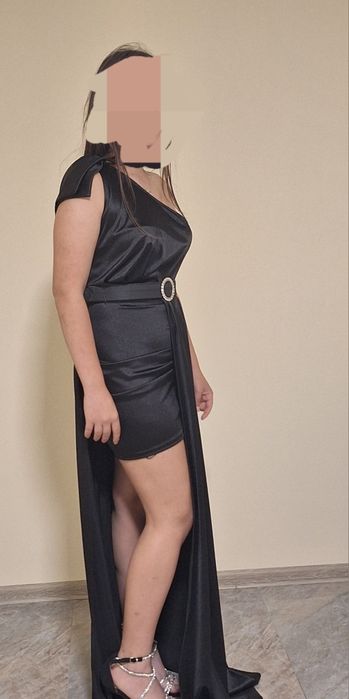 Rochie scurta cu trena