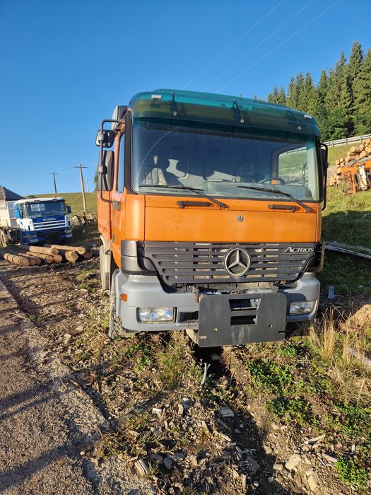 De vînzare basclă mercedes actros an fabricație 2000