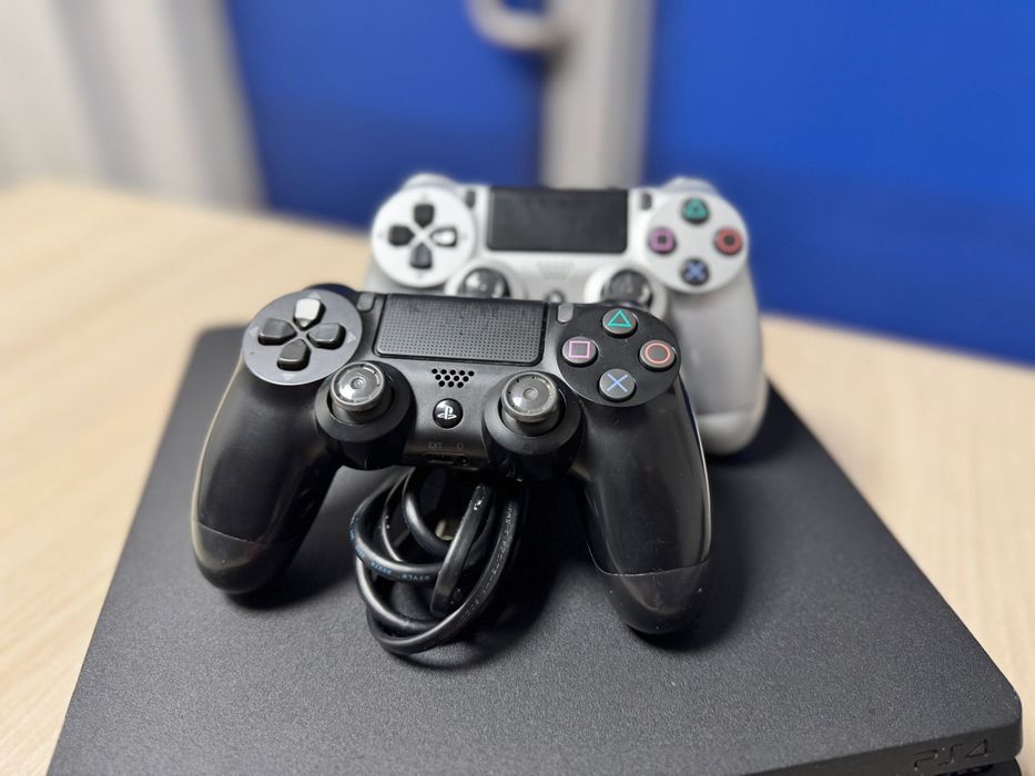 PLayStation 4 slim 2 controllere  Memorie 512Gb