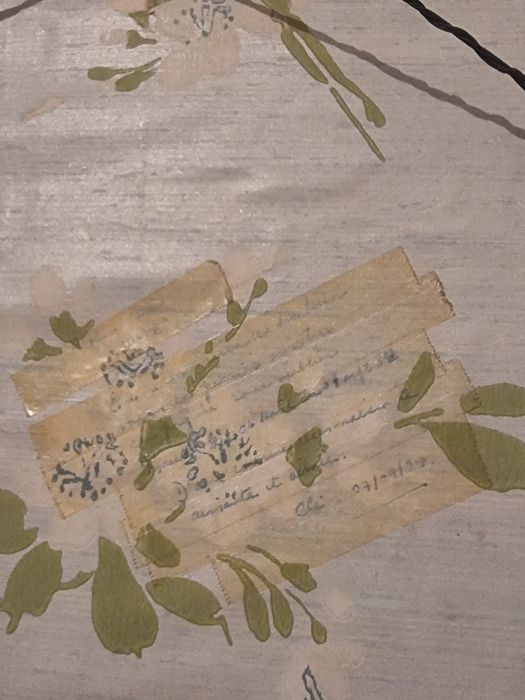 Tablou ceramic emailat, datat 1934, scenă de iarnă cu cabană