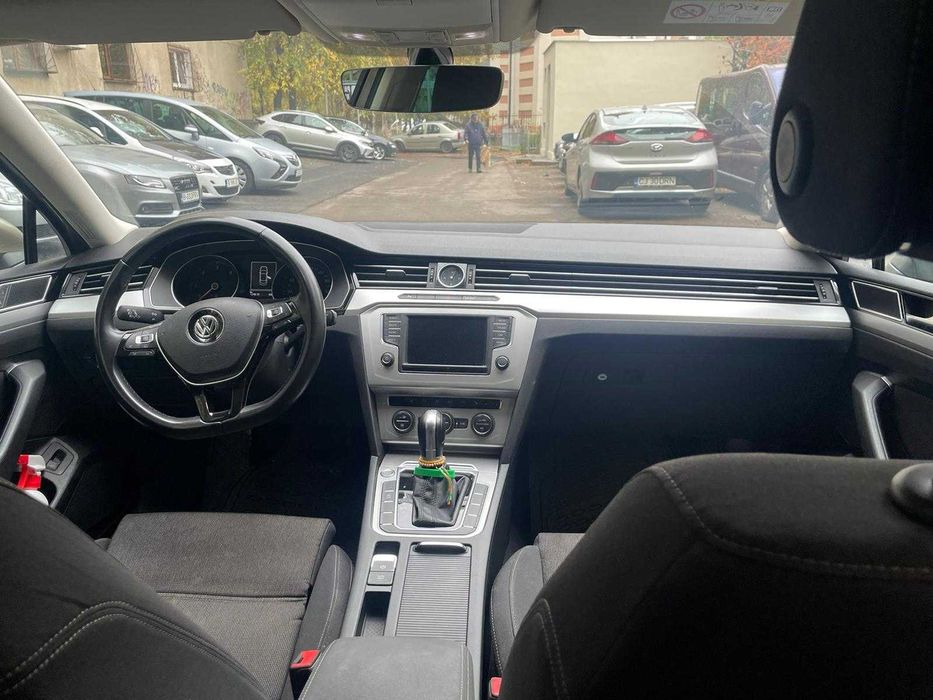 Vând Passat B8 Comfortline 2.0 TDI DSG, 2017