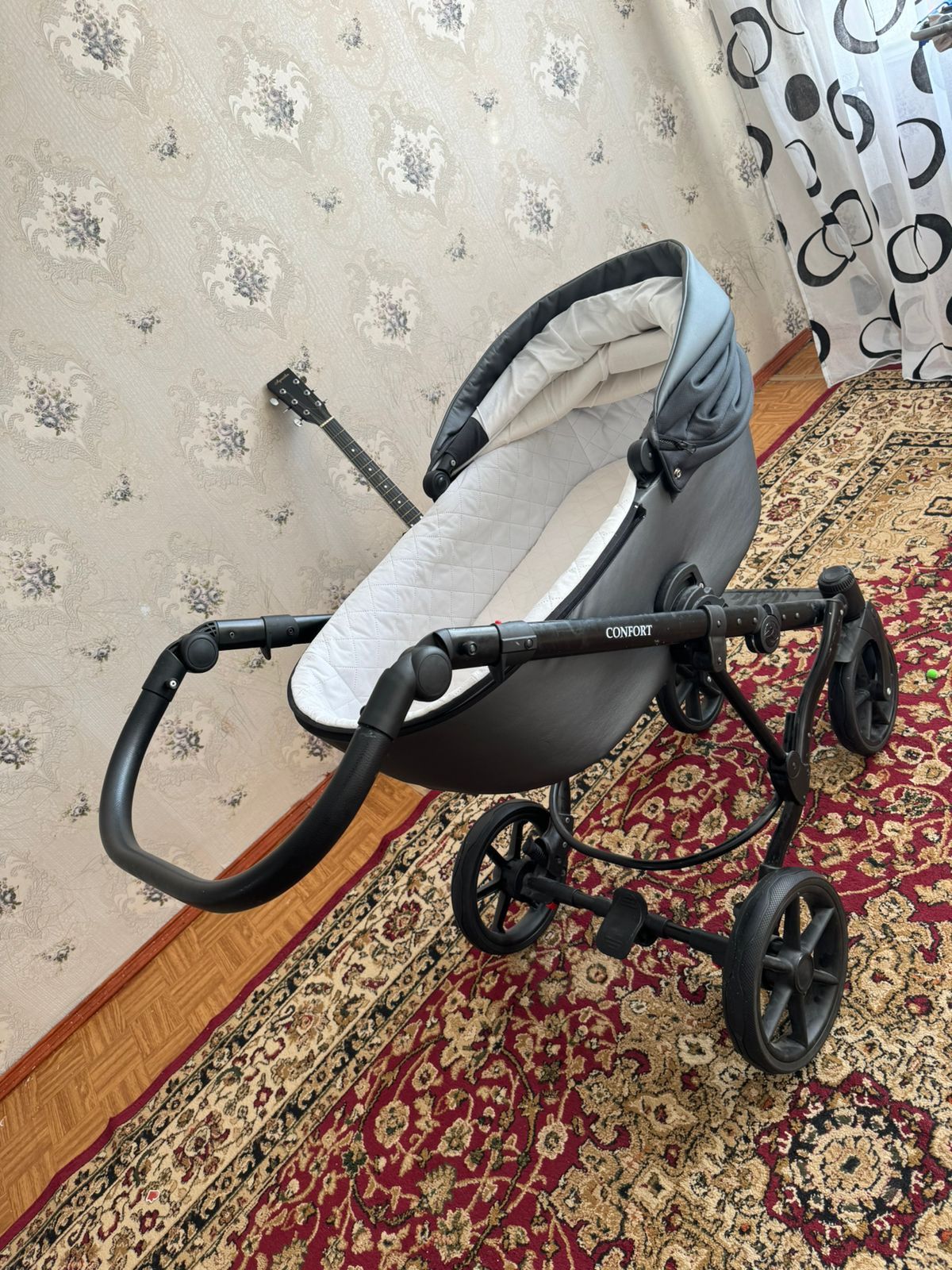 Детская коляска 2 в 1 Pituso Confort.