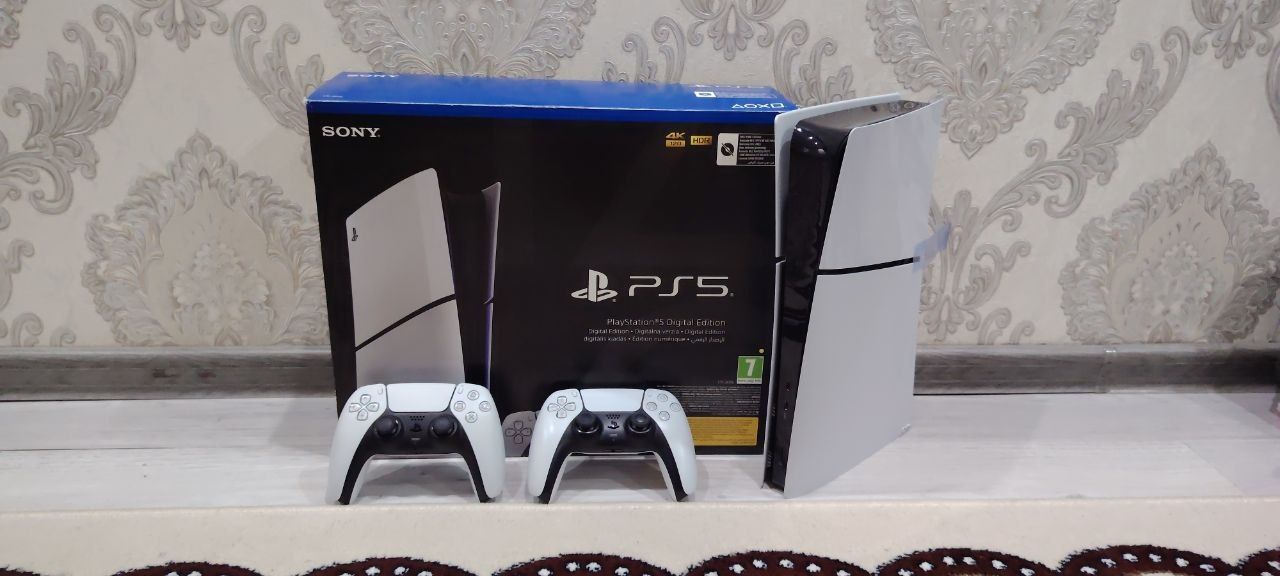 Продам Playstation 5 Slim Европы 2 джойстик и док станция