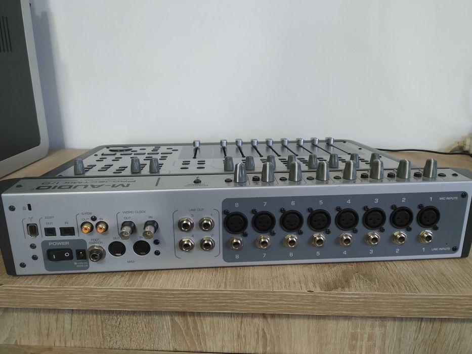 mixer / interfata audio digitala si midi controller pt produs muzica