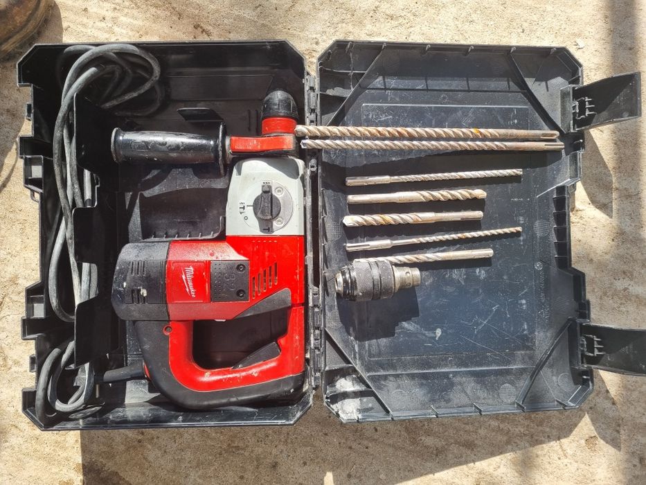 Rotopercutor milwaukee plh 32 xe la cutie