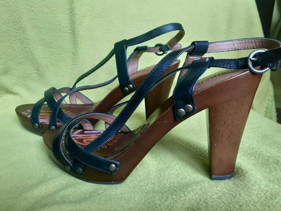 Дървени сандали Hilfiger