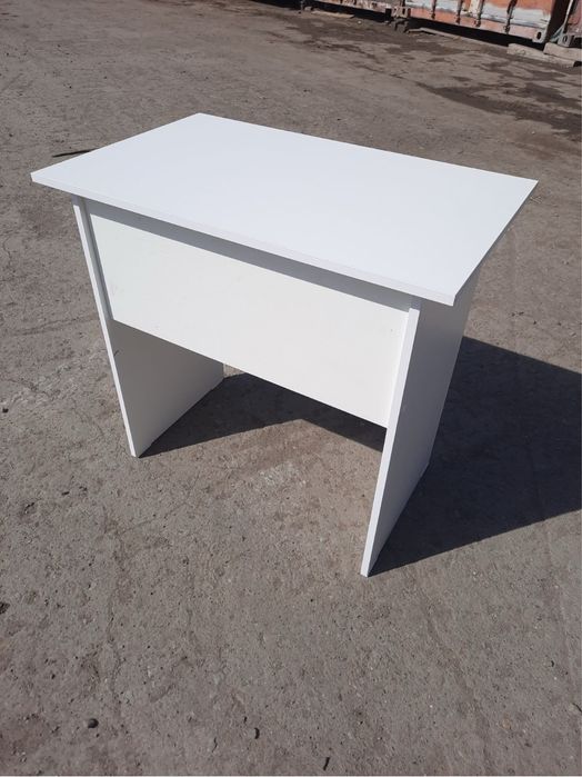 Столы офисные срочно продается