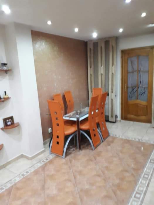 Persoana fizica inchiriez apartament