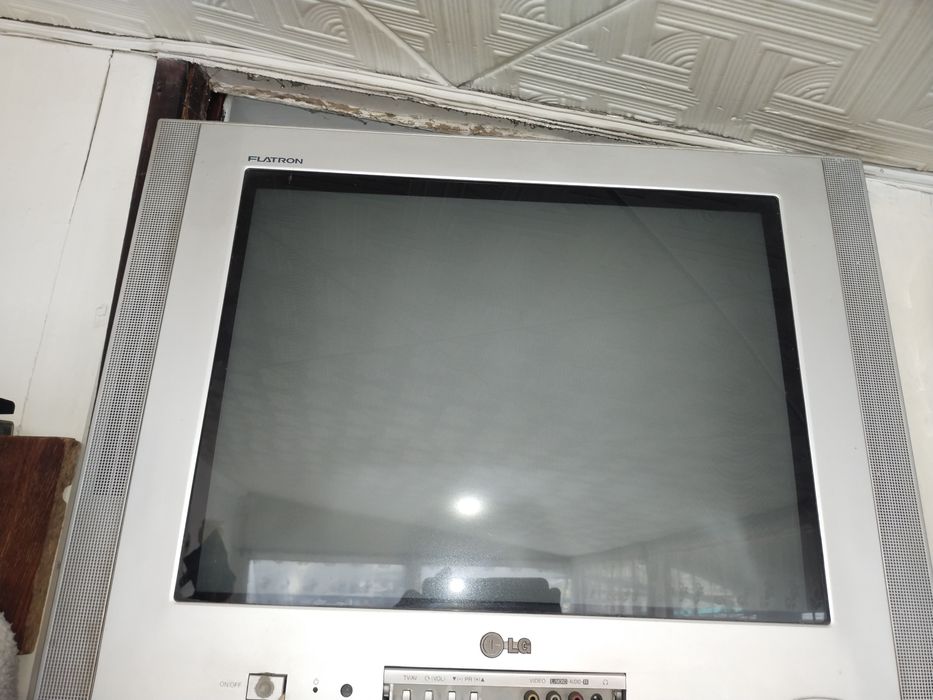 Продам телевизор LG
