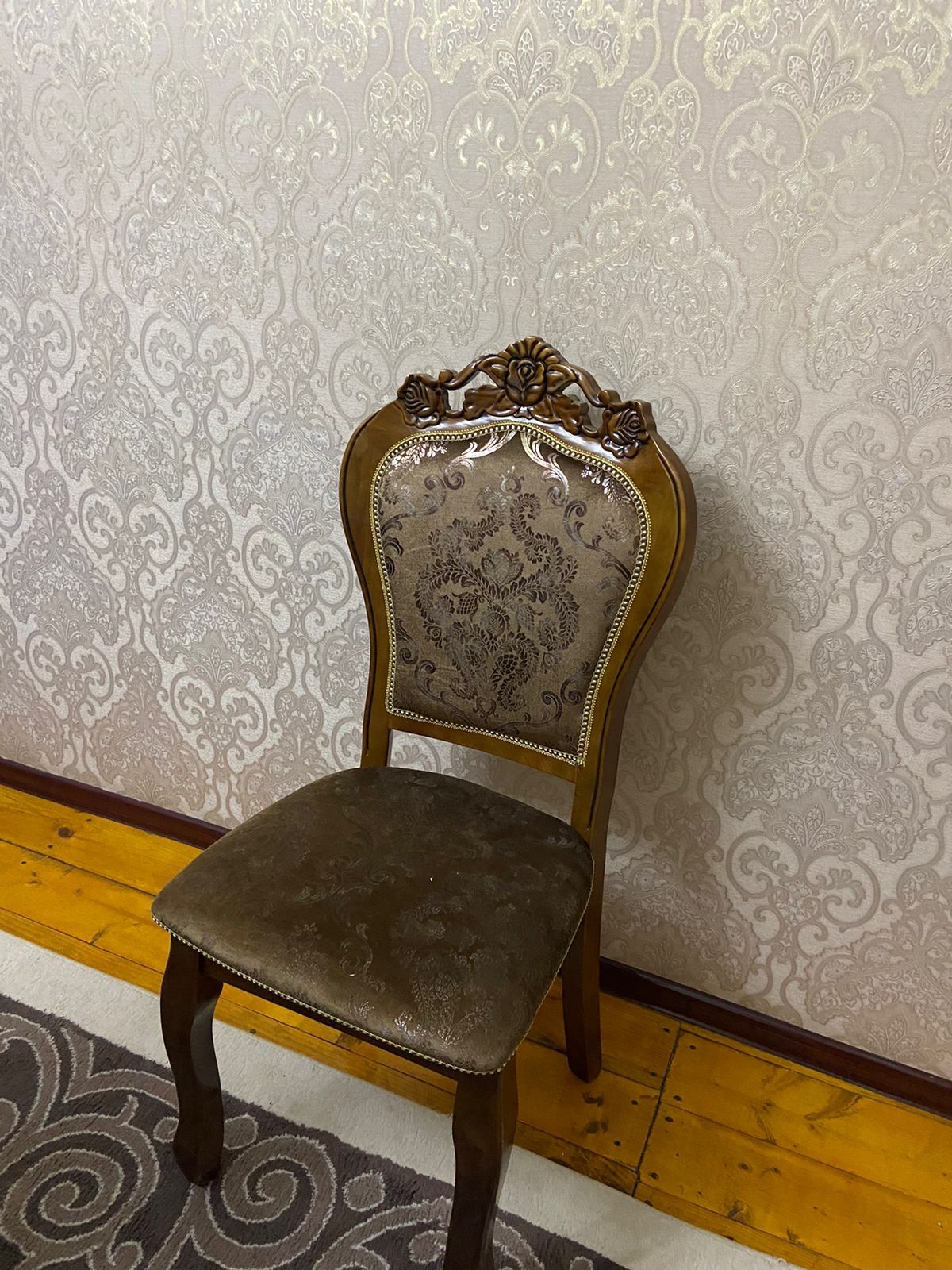 Стулья деревянные