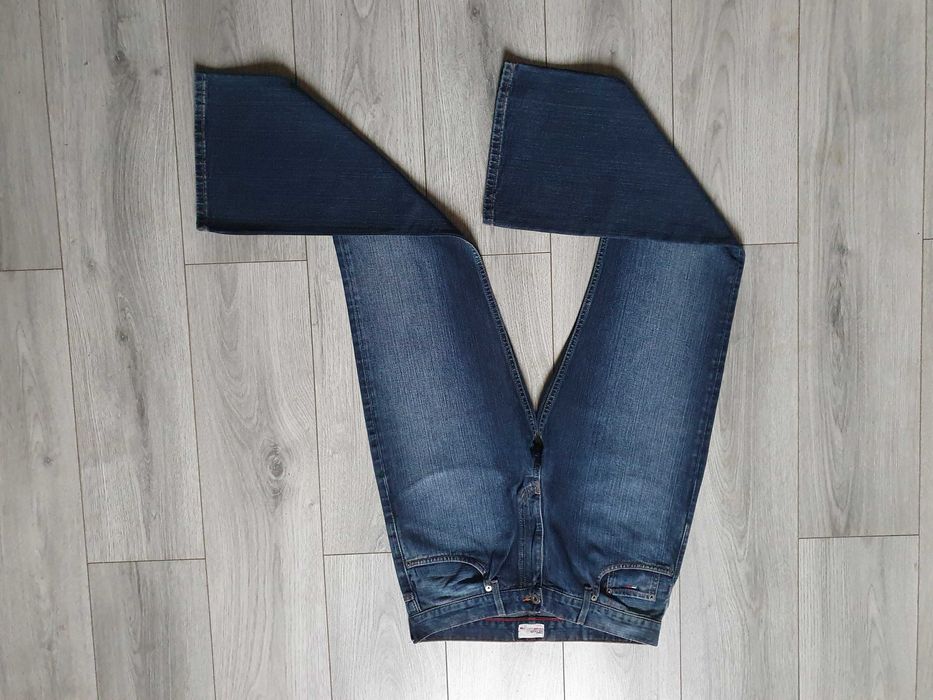 Blugi TOMMY HILFIGER "Manhattan" Bootcut - Marime W32 L32 (Talie 84 cm
