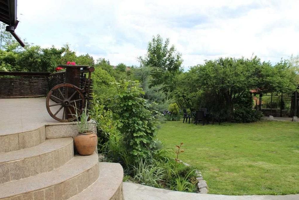 СВОБОДНА ЗА НОВА ГОДИНА Старата вила - къща за гости - с. Горни окол