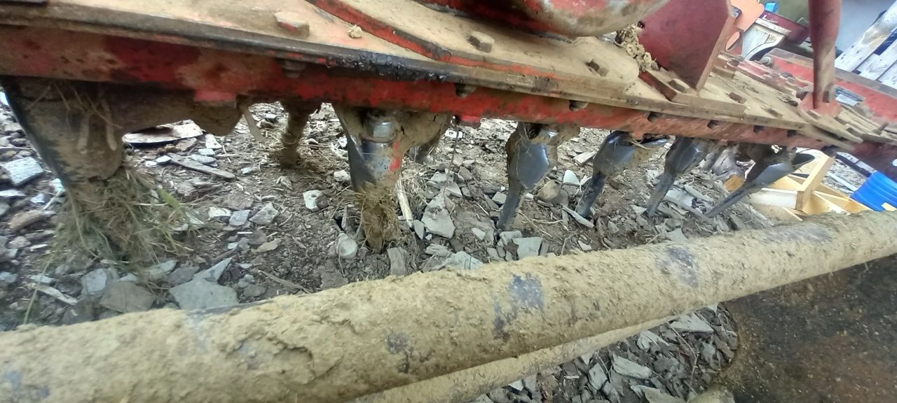 Vând grapă rotativă lely de 250 cm