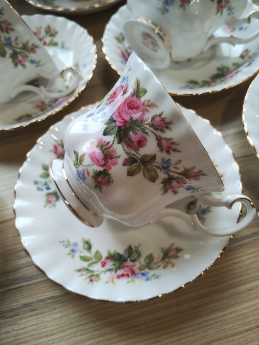 Royal Albert сервиз за чай